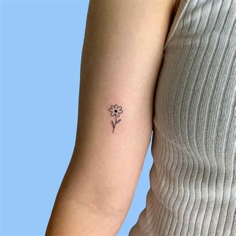 10 Best Small Flower Tattoos On Wrist That Will Blow Your Mind 10 Best Small Flower Tattoos On Wrist That Will Blow Your Mind