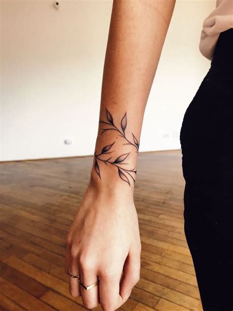 17 Beautiful Wrist Tattoos For Women Female Wrist Tattoos Ideas