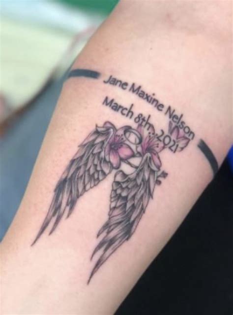 20 Emotional Memorial Tattoos Dedicated To Miscarriages Artofit