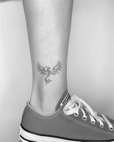 20 Tatuajes De Ave F Nix Blanco Y Negro Para Mujer Minimalista