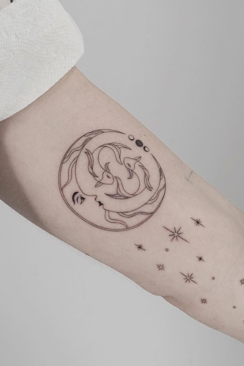 22 Amazing Pisces Tattoo Ideas