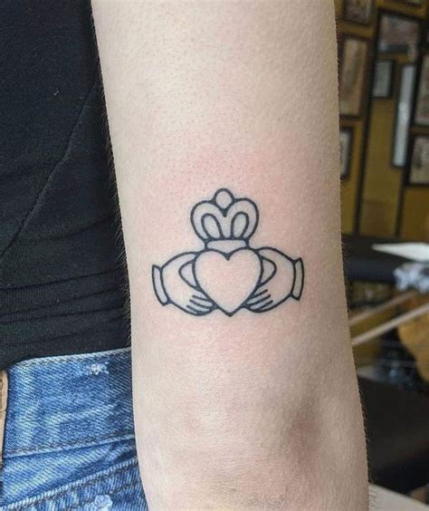 30 Pretty Claddagh Tattoos You Must Love Claddagh Tattoo Tattoos 30 Pretty Claddagh Tattoos You Must Love Claddagh Tattoo Tattoos