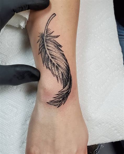 500 Best Feather Tattoo Ideas Designs And Meaning 2026 500 Best Feather Tattoo Ideas Designs And Meaning 2026