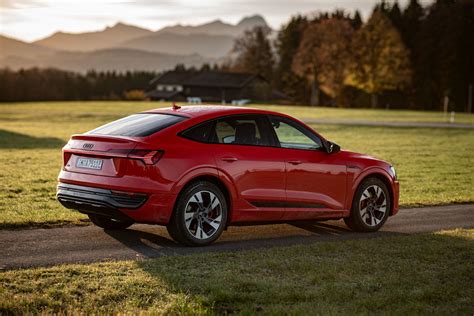 Audi Q8 E Tron Dimensioni Interni Motori E Prezzi Autoscout24