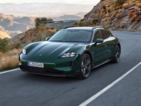 Cadillac Vistiq Porsche Taycan Turbo S Cross Turismo
