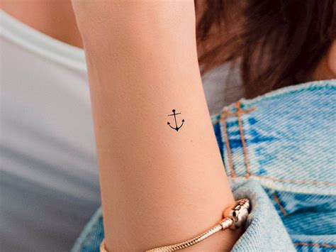 Female Anchor Tattoos