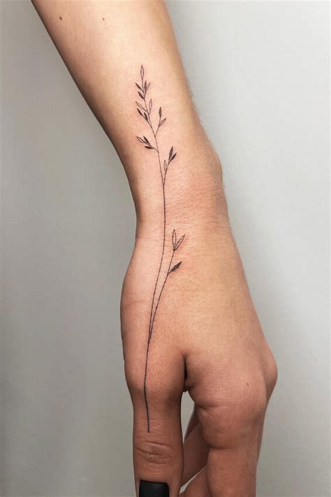 Fine Line Tattoo The Art Of Delicate And Intricate Designs