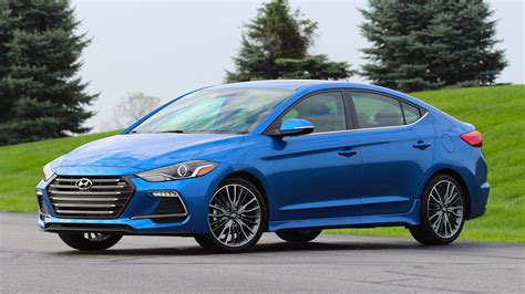Hyundai Elantra Sport News And Reviews Motor1 Com