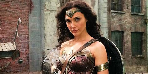 Machine Learning Algorithm Puts Wonder Woman Gal Gadot S Face Onto The Body Of A Porn Star Ibtimes India