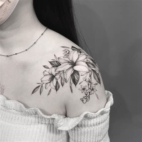 Pin By Sierra Toscano On Tattoos Flower Tattoo Shoulder Lily Tattoo