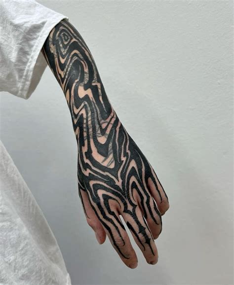 Pin De Clayton Galdino En Tatoos En 2025 Tatuaje Blackout Tatuaje De