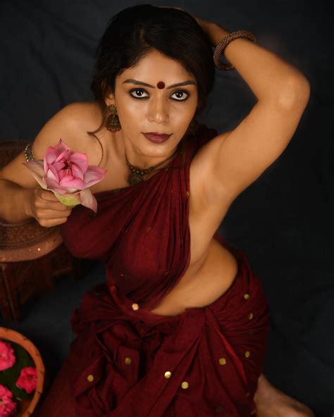 Unveiling Saree's Sexy Secrets: 5 Tips