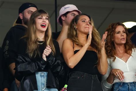 Truth Behind Alleged Taylor Swift Texts About Travis Kelce And Exes Truth Behind Alleged Taylor Swift Texts About Travis Kelce And Exes